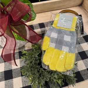Beekman 1802 ~ Moisturizing Gloves 💛🩶